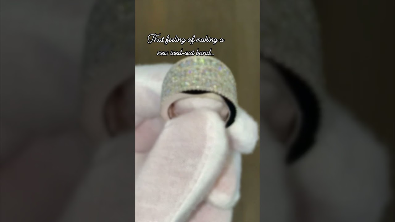 Looking respectfully 👀 