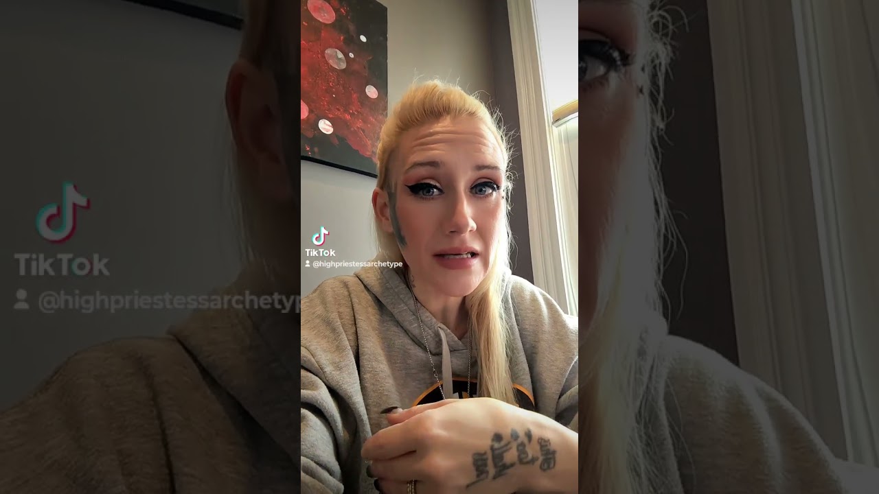 Do you want to read tarot!? JOIN ME