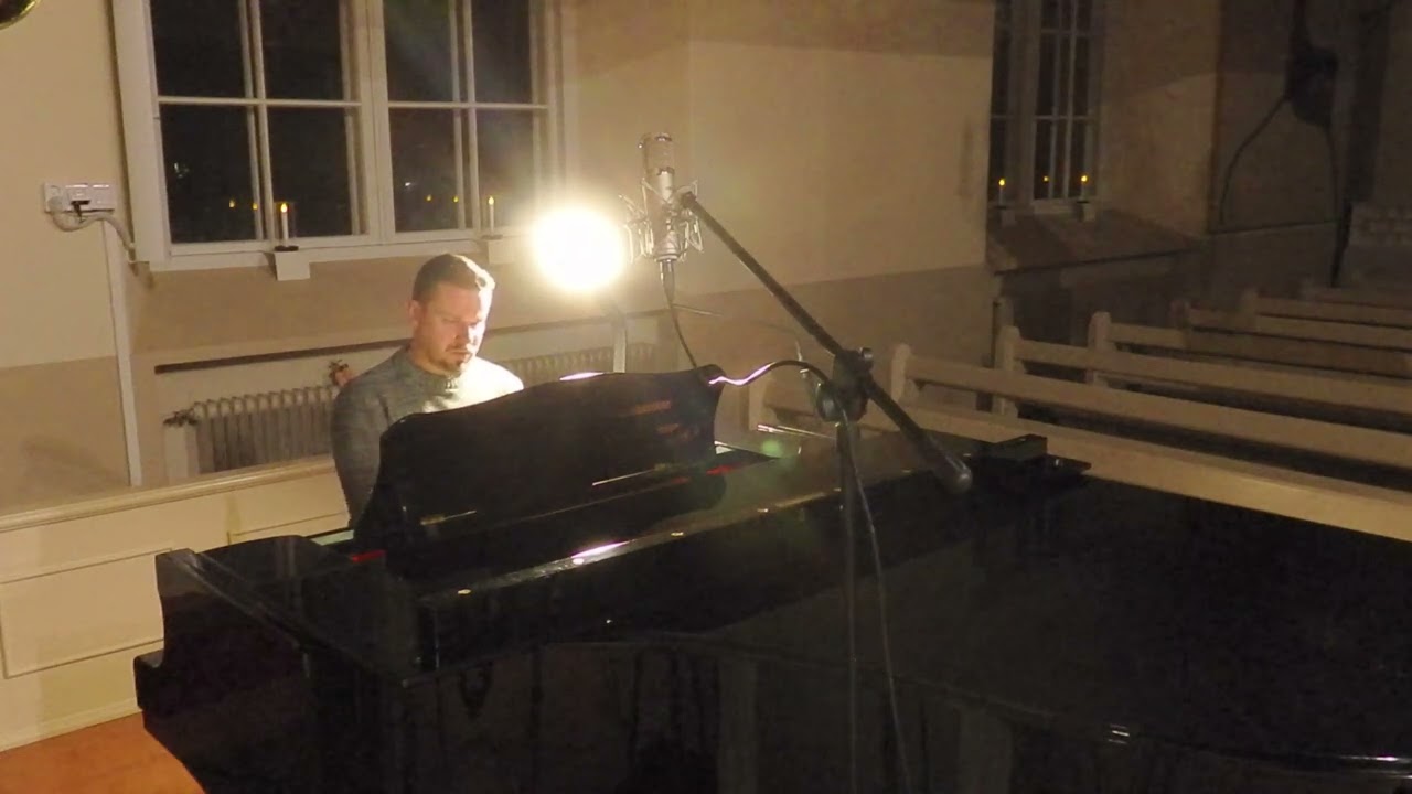 SVK 2, Avaja porttis, ovesi