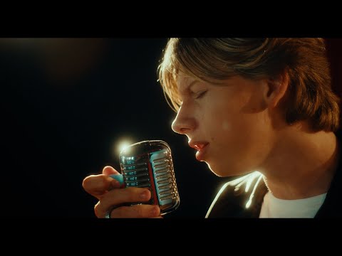 Mason Ramsey - Next Right Thing [Official Music Video]
