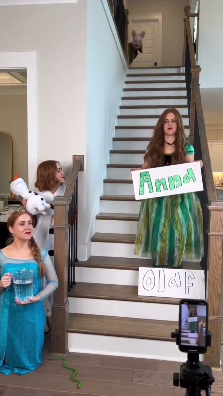 who loves FROZEN? ❄️ #frozen