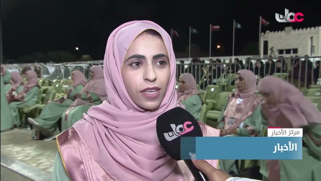 جامعة نزوى تحتفل بتخريج 736 طالبا وطالبة