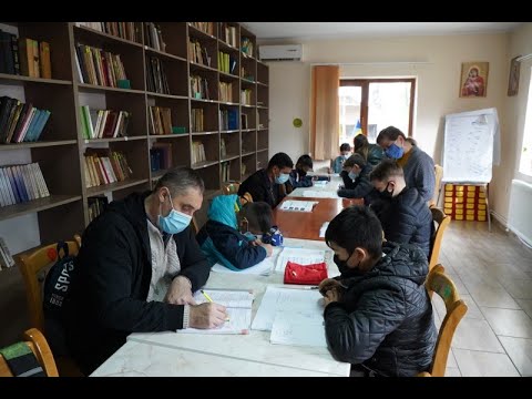 70 de copii au primit daruri din partea Asociaţiei „Sfântul Spiridon” din Galați