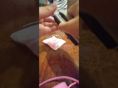 教大家怎么用口罩做一个小袋子