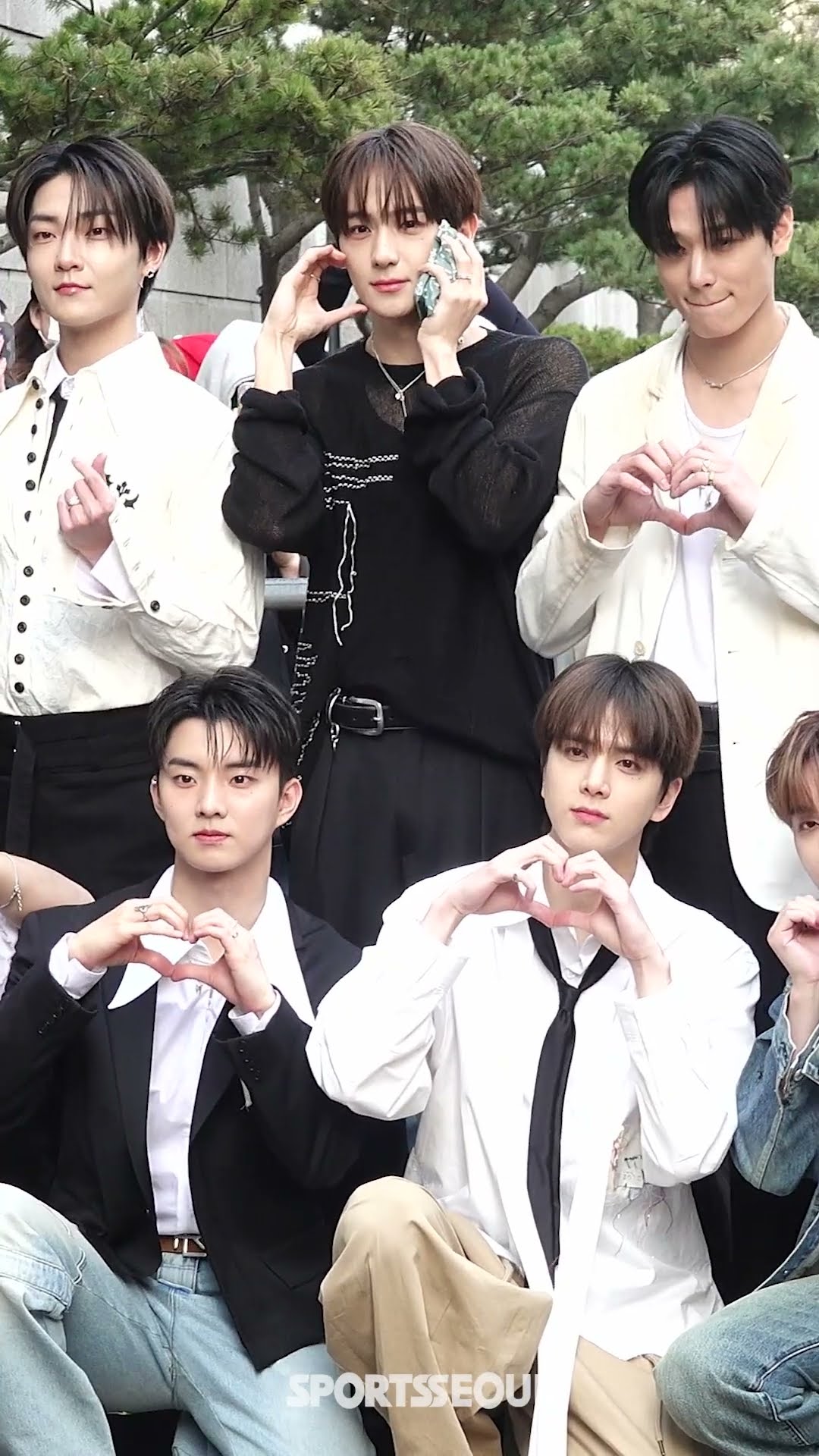 현재는 추워요~ '세상 귀여운 핫팩 꽃받침❣️' #더보이즈 #현재 #HYUNJAE