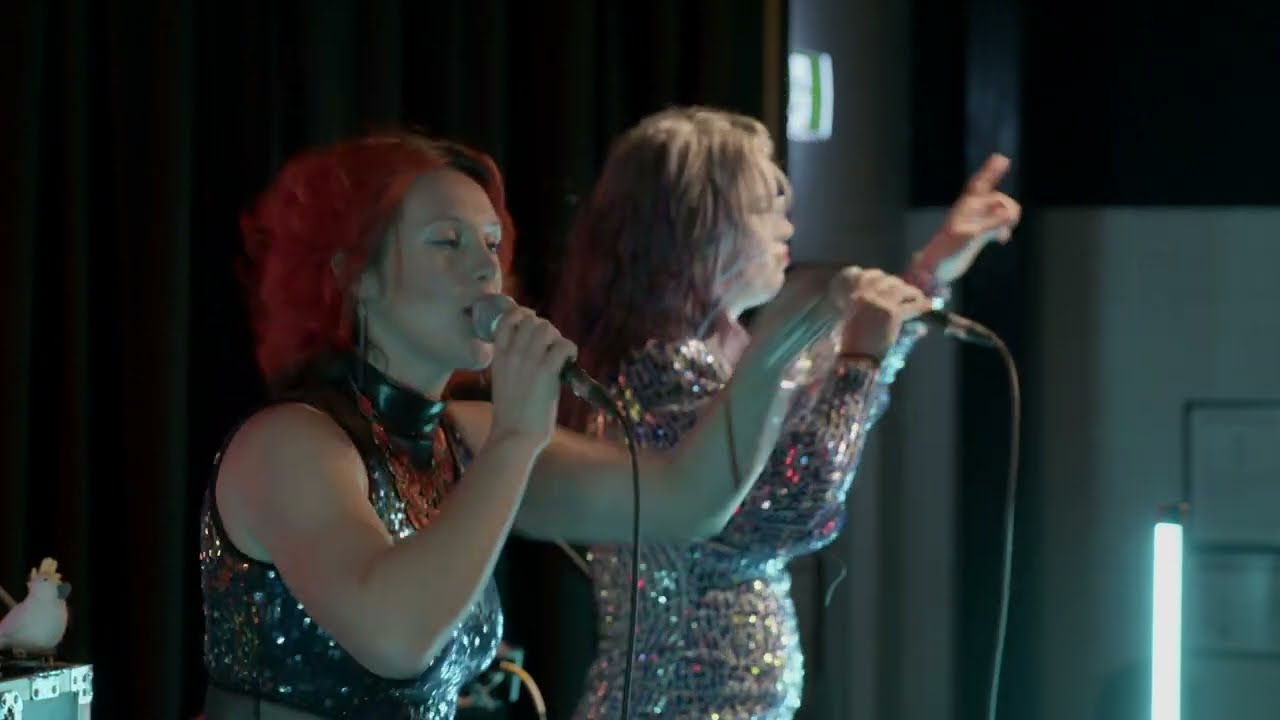 Charlie Needs Braces - Mussels (Live at Triple R)