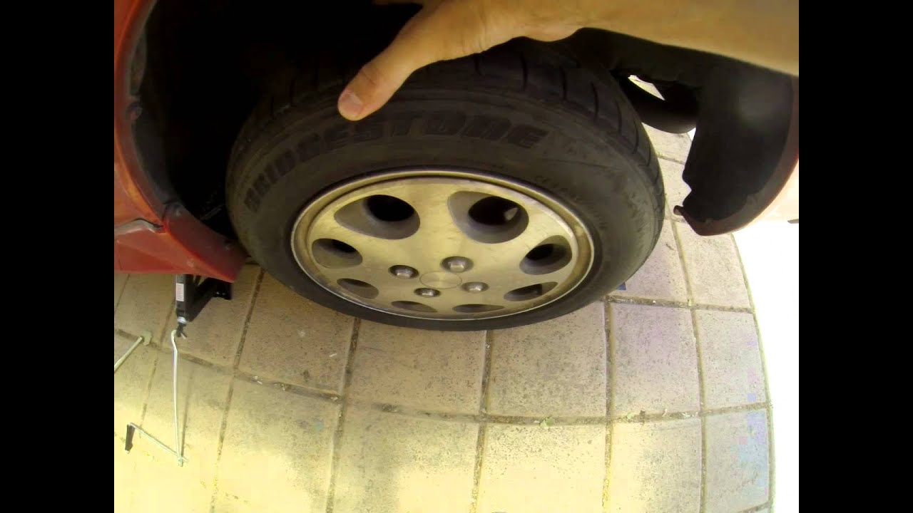 AW11 rear wheel sloppiness deluxe - YouTube