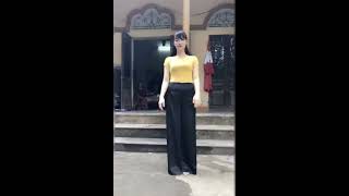 Em Mặt Áo Dài Phi Bóng Đen Cực Đẹp Và Nhảy Cực Y