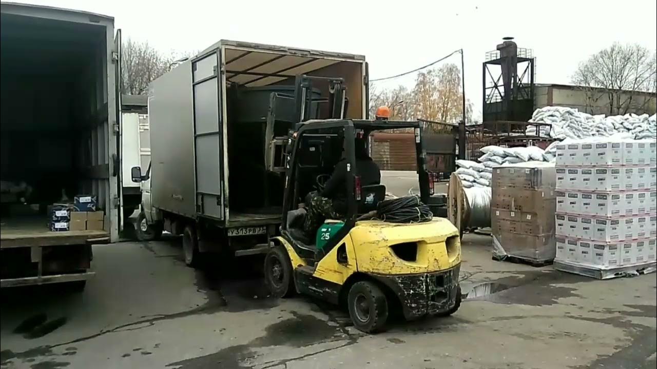 Разгрузка контейнеров в порту. Сегодня отгрузили. Сбор гуманитарной помощи фото. Погрузка судна в порту. Разгрузка товара на складе.