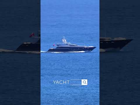 Our team spotted this awesome Alloy Yacht cruising in Miami. 😎 Offshore Cam.