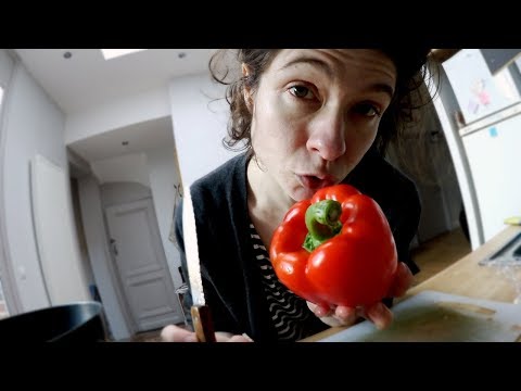 Vidéo: Salade Insolite Au Brie