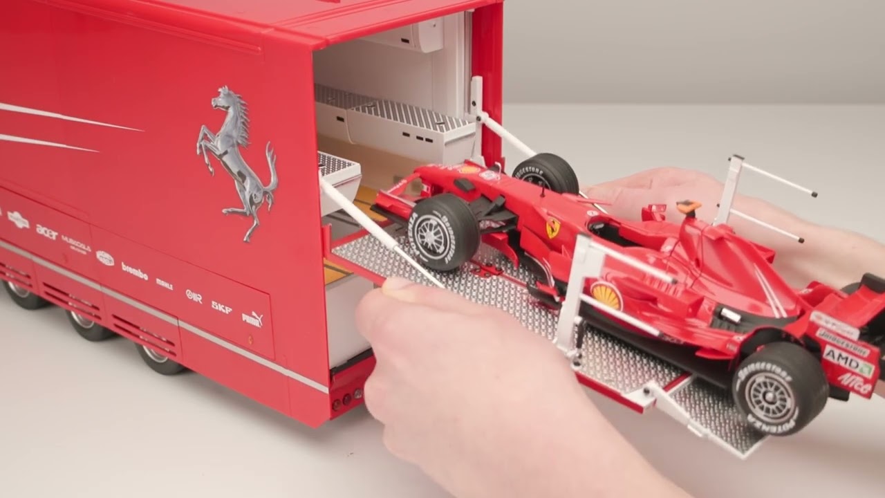 フェラーリ F1 トランスポーター 1/18 スケール モデルキット, Agora