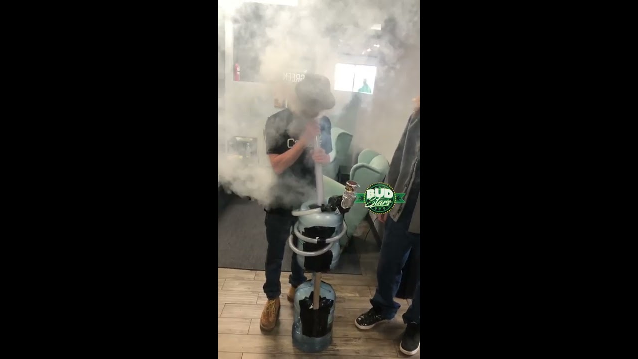 Just a casual smoke sesh at Budstars!