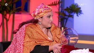 Η «γκουρού του έρωτα», Μαντάμ Γκαγκούτη, δίνει ερωτικές συμβουλές στο κοινό, αλλά και στον Φάνη