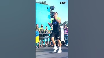 Thumbnail of OLEKSANDR USYK INSANE JUGGLING SKILLS AHEAD OF DANIEL DUBOIS FIGHT #Shorts