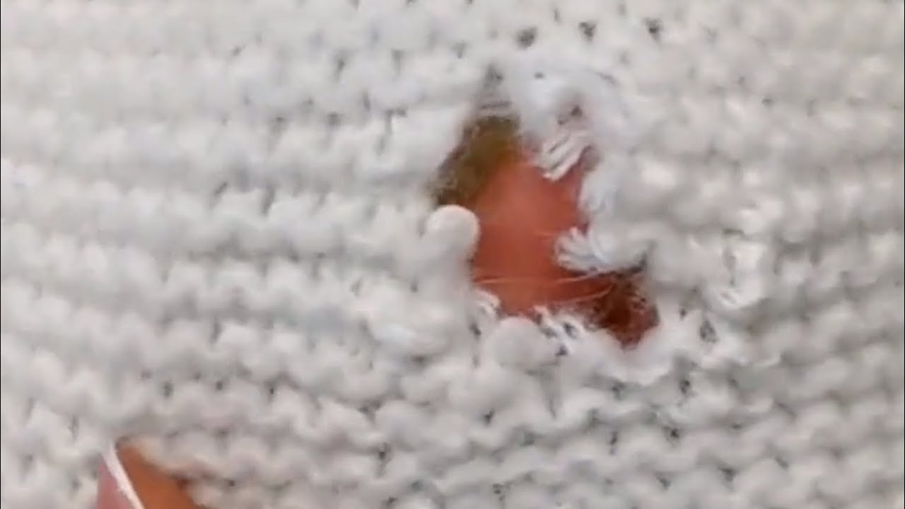 How to perfectly repair a hole in a knitted sweater without leaving any ...