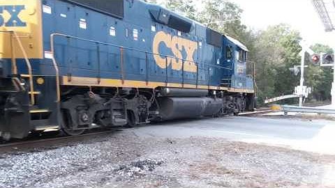 CSXT F732-16 GP38-2 Running Hard Notch 8!!!