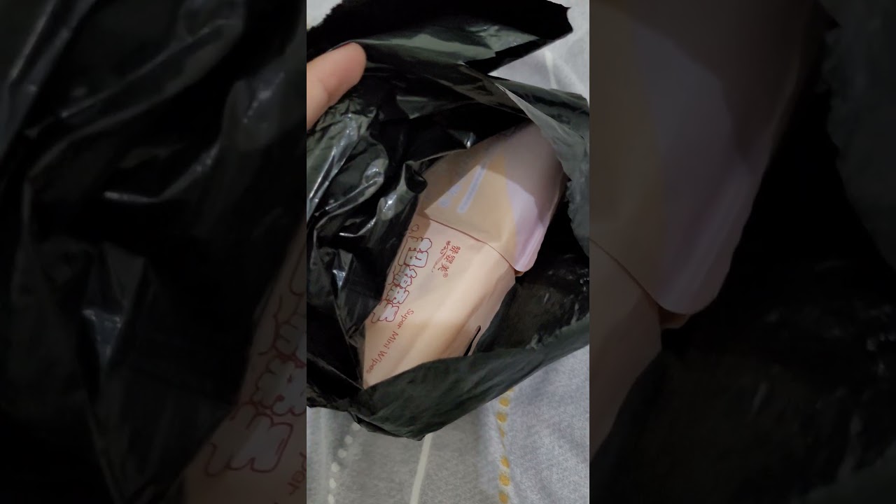 unboxing mini wipes 