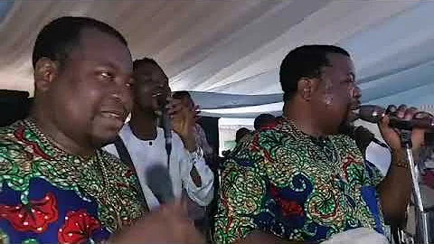 Adegbodu Twins live at Orooruwo osun state,  burial ceremony of Late Pa Ajeigbe baba Gomina