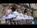 Grève : les danseuses de l’Opéra de Paris se produisent dans la rue pour défendre leurs droits