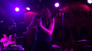 Grace Mitchell - Jitter (Live at The Riot Room)