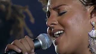 FLOETRY - Hey You (Ao vivo em New Orleans)