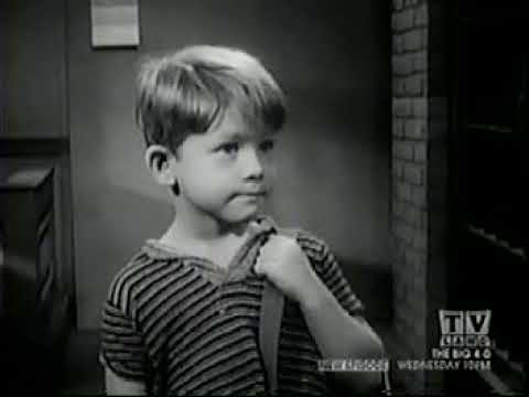 Andy Griffith - Opie kicks a criminal who is in jail