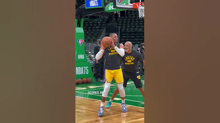 Russell Westbrooks plays 1-on-1 with Lakers coach Phil Handy! #shorts - DayDayNews
