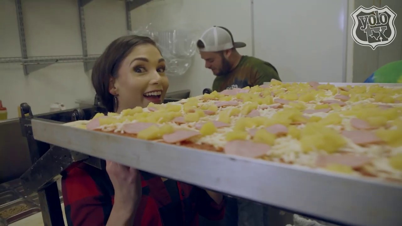 World Record Pizza! The BIG Cheesy! | YOLO TX at Moontower Pizza