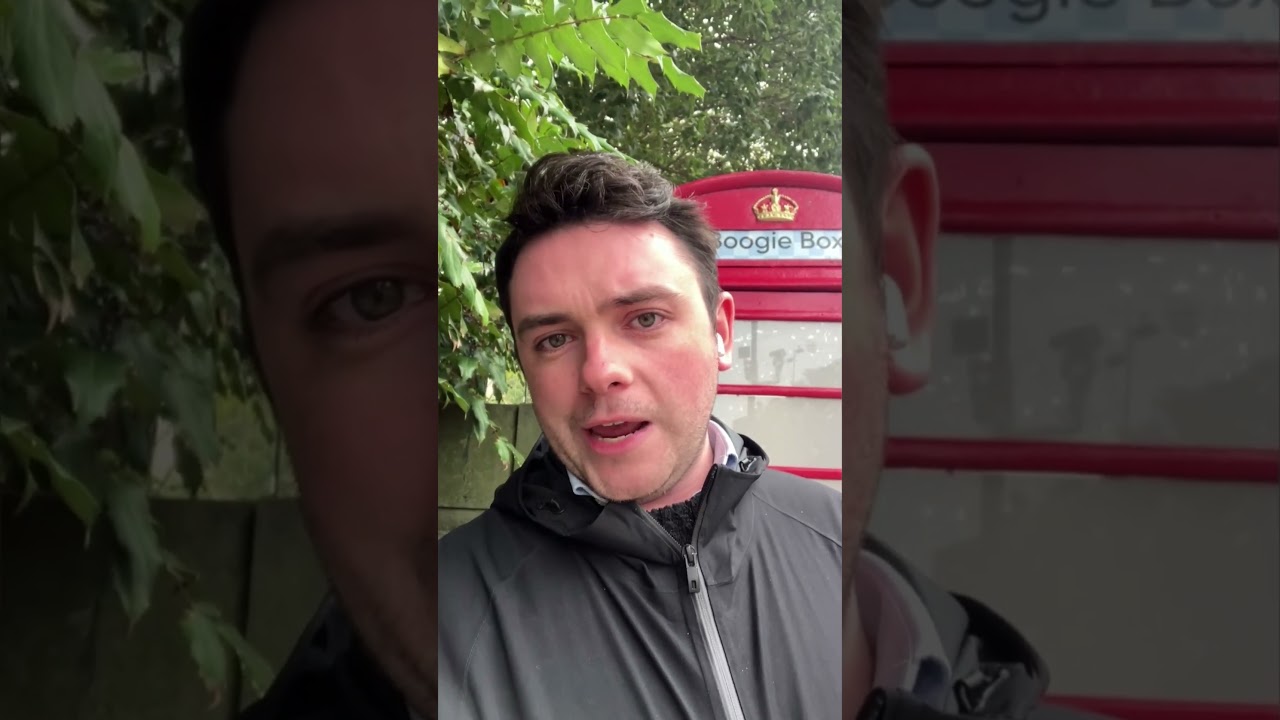 В центре Ливерпуля обнаружены загадочные телефонные будки