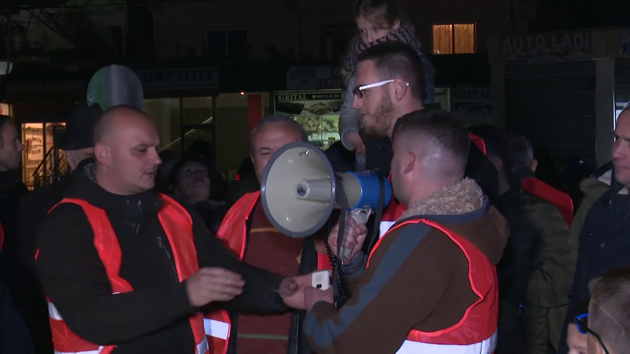 Live - Me banorët e Unazës së re.