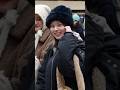 NiziU RIKU、ファンたちをときめかせる 可愛い微笑みとハートポーズ #shorts