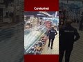 Van’da 5.2 büyüklüğünde korkutan deprem! Sarsıntı anı güvenlik kamerasında