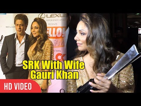Shahrukh Khan With Wife Gauri Khan At HELLO Hall Of Fame Awards 2018