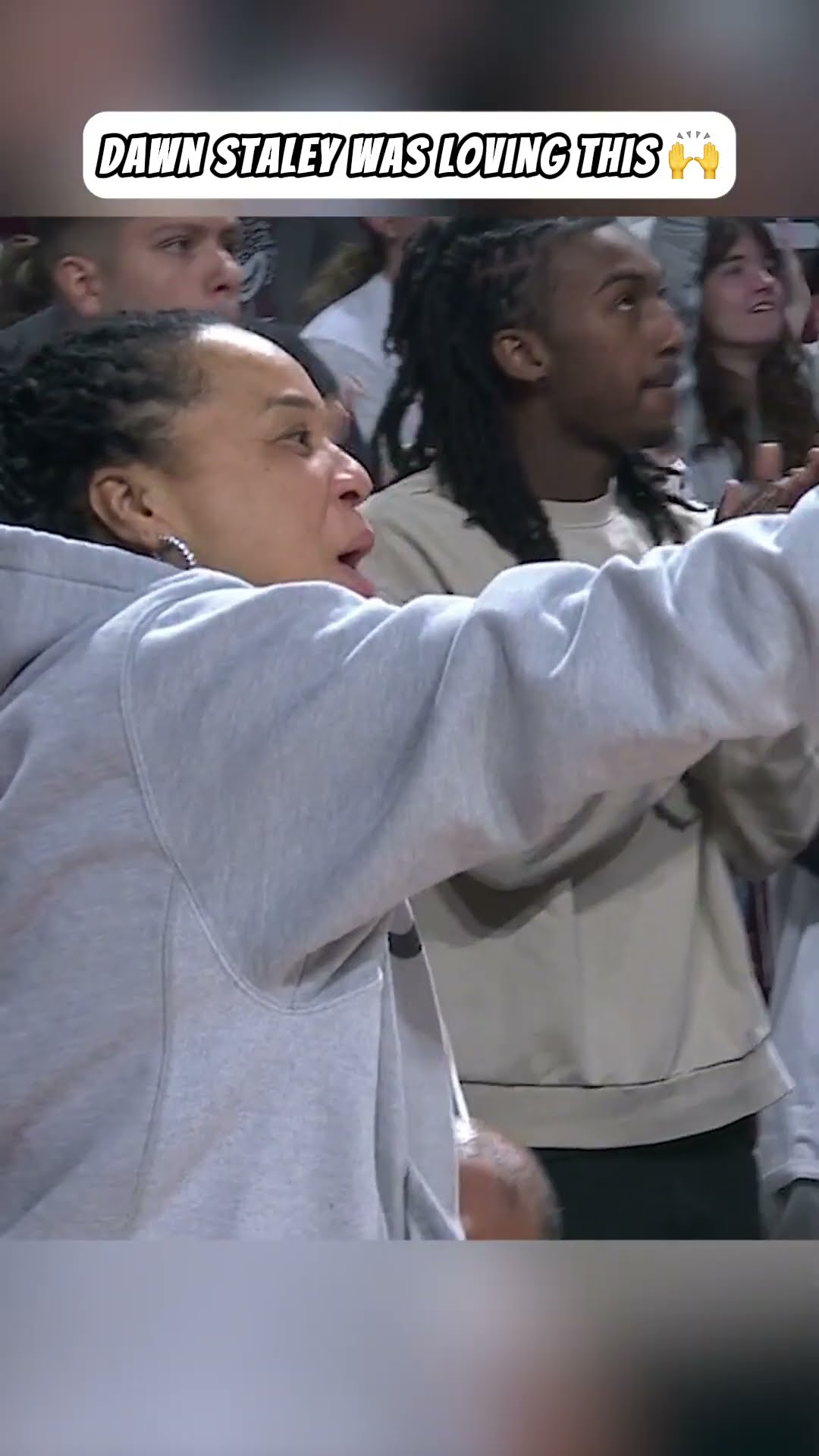 Dawn Staley hyped up at South Carolina MBB's game vs. No. 2 Auburn ?