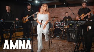 Смотреть клип Amna - E Sarbatoare Acum Live Session