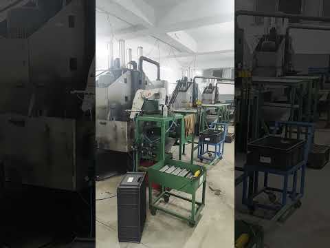 روبوت الي لصناعه شفرات الخلاطات والفواكه     