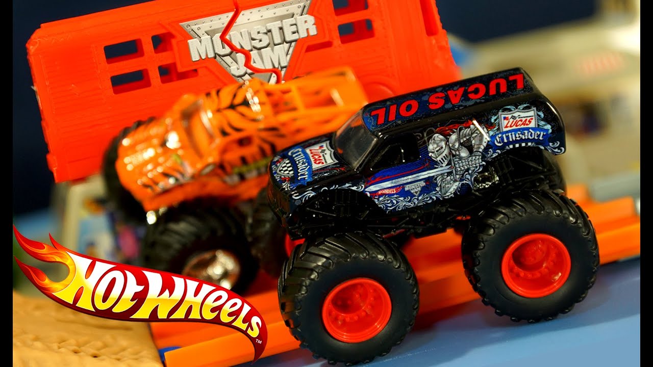 Видео монстр трак hot wheels. Хот Вилс монстр трак. Хот Вилс монстр трак трассы. Монстр трак игрушка хот Вилс. Костолом хот Вилс монстр трак.