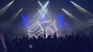 Porter Robinson - Something Comforting (Live in Singapore)