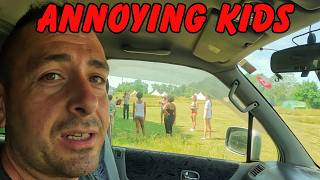 Surrounded in a heatwave on this campsite 😤🚐👎