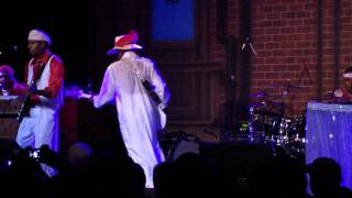 Larry Graham and GCS peforming Nov 27, 2011 his classic &quot;It&#39;s Alright&quot;