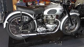 1951 TRIUMPH T100.