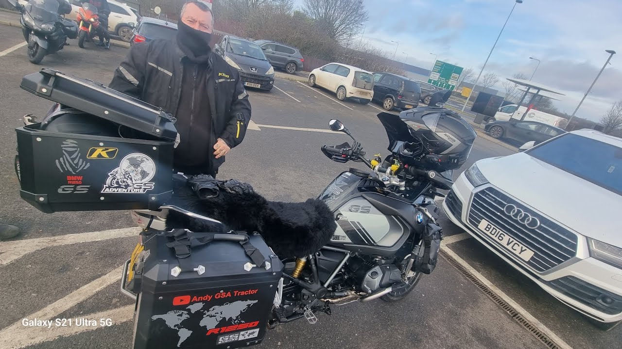 Sundays @ Super Sausage Càfe