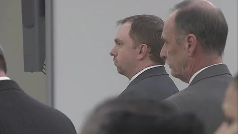 Aaron Dean trial: Former Fort Worth officer senten...