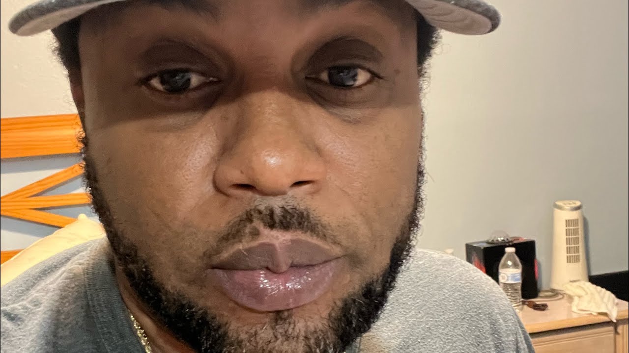 The difference between living in America ￼🇺🇸 on living in Jamaica 🇯🇲 is the money ￼