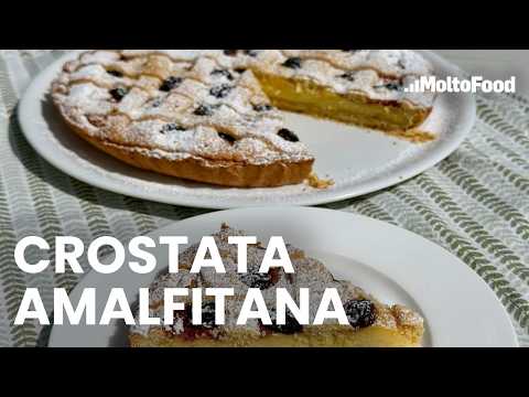Amalfi-style tart with cream and black cherries, the dessert that transports you to the coast