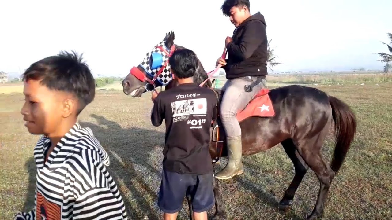 LATIHAN -  DI LAPANG GANDRUNG MANIS - BERSAMA TEMAN