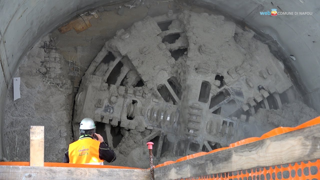 Completato il collegamento della Metropolitana di Napoli 