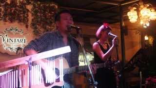 Video thumbnail of "พละ & เบ็น The Voice / Don't Look Back In Anger - Oasis(Cover) / LIVE@Vintage Restaurant ,KK"