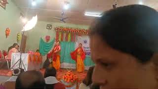 Bijni chotolaogaoni mwsakhaori Doderre and Her frnds